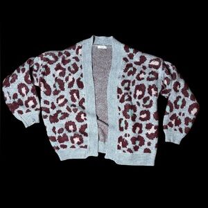 Amaryllis Open-Front Leopard Cardigan in Light Gray and Burgundy